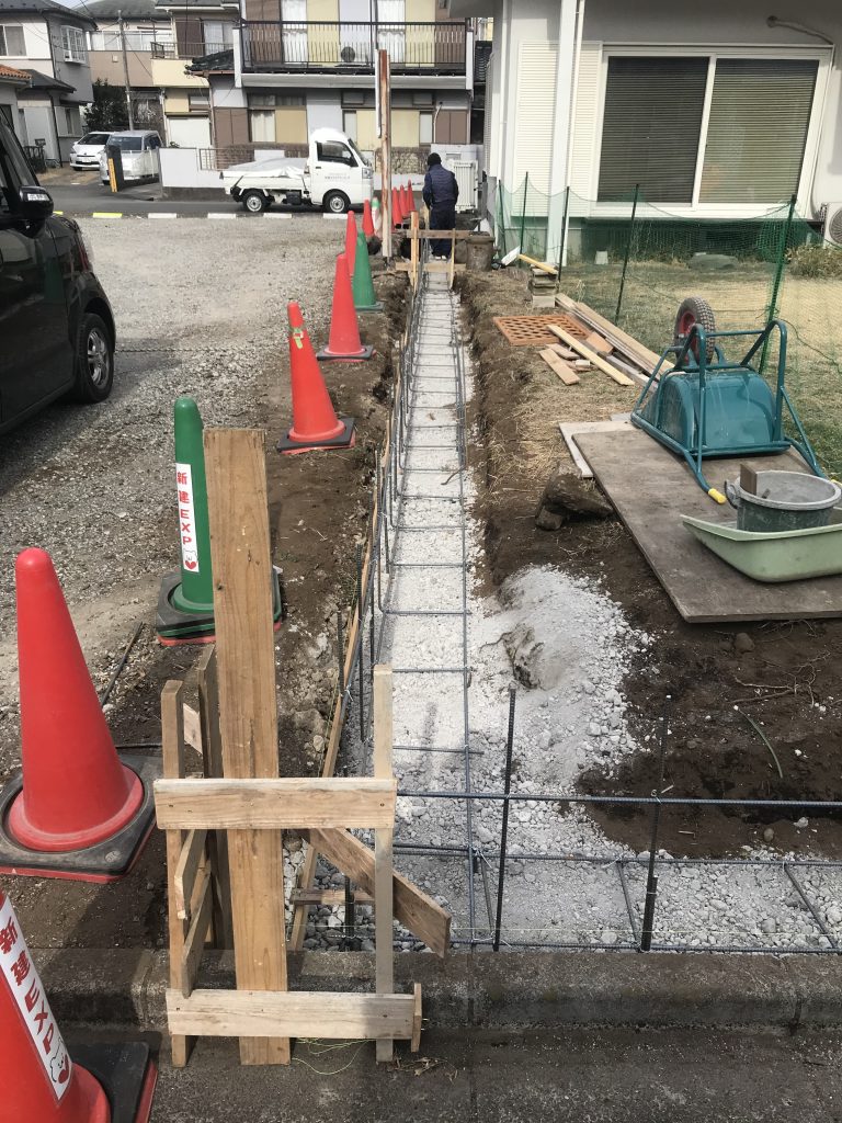 ブロックベース打設のお手伝い！ ガーデン&エクステリア工事なら新建エクスプランニング